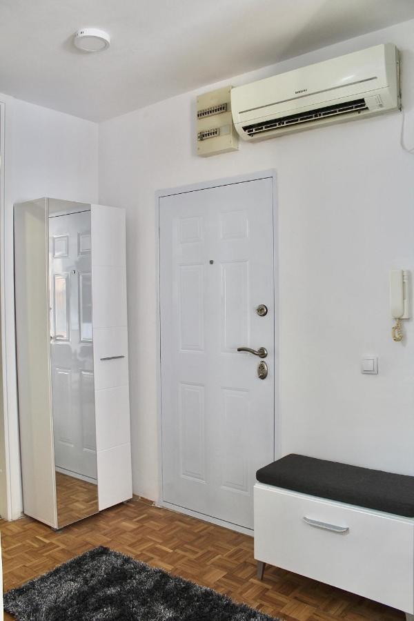 Ramonda - New Belgrade Apartment Екстериор снимка